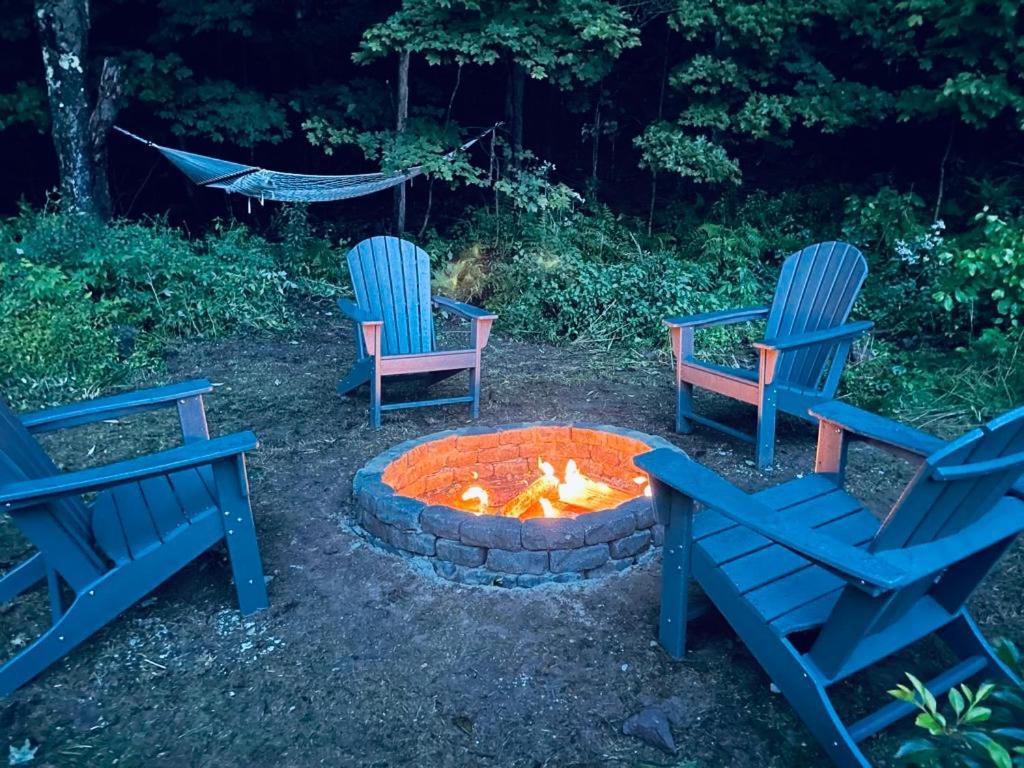 Cozy Cottage With Jacuzzi And Fire Pit And Reading Nook! Livingston Manor 외부 사진