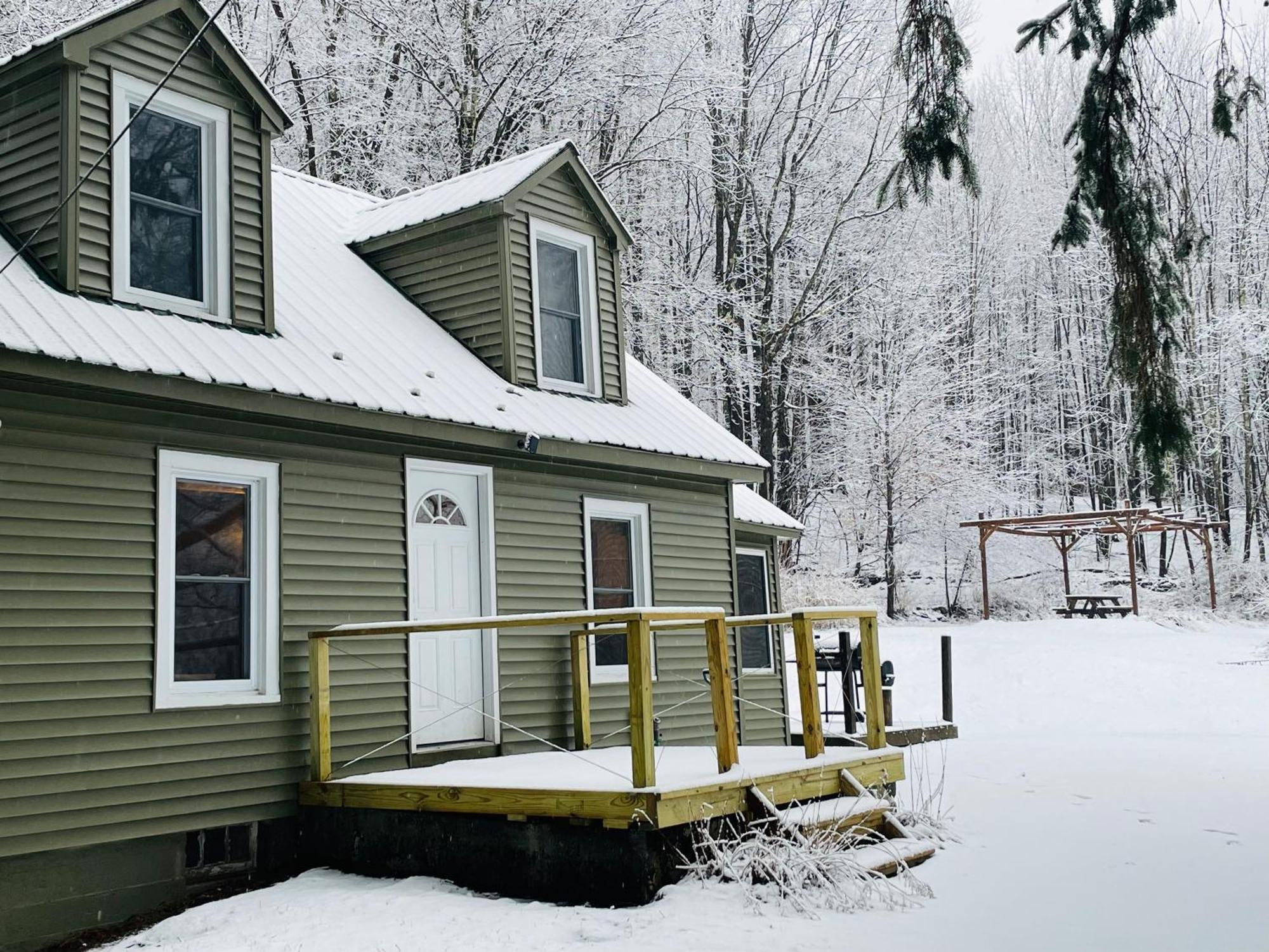 Cozy Cottage With Jacuzzi And Fire Pit And Reading Nook! Livingston Manor 외부 사진